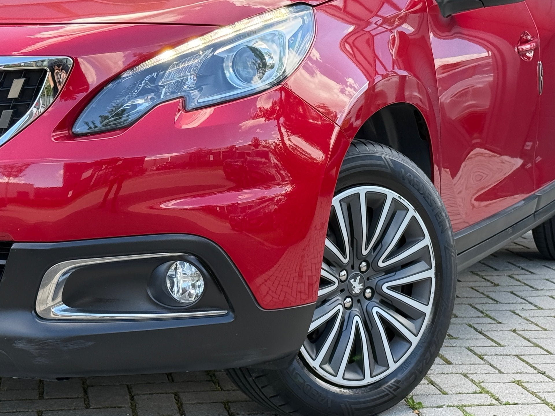 Peugeot 2008 1.2 PureTech Allure / AUTOMAAT /STOELVERWARMING, 450 kg, Gebruikt, Euro 6, 1199 cc