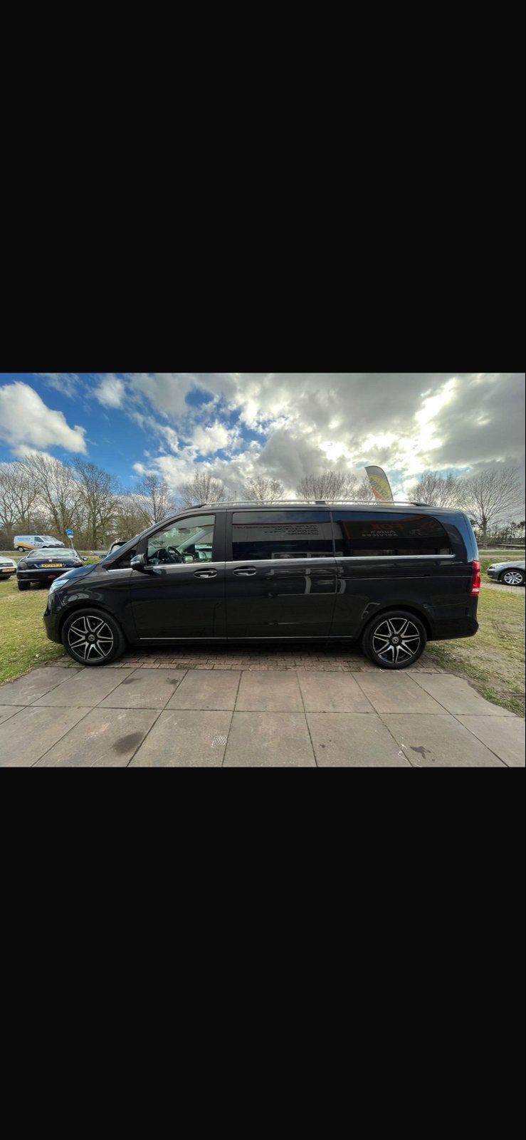 Mercedes-Benz V-klasse 300 D 2021 Grijs, Auto's, Dealer onderhouden, 2410 kg, Diesel, Particulier