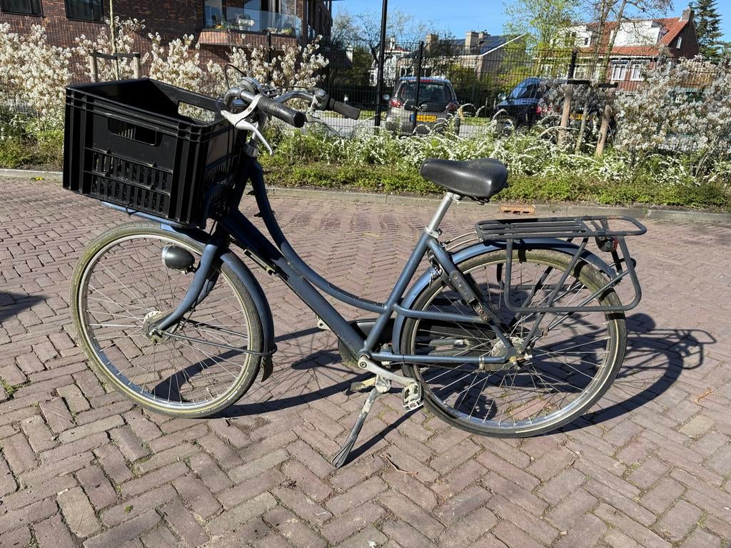 Damesfiets Free Wheely met mand, Fietsen en Brommers, Fietsen | Dames | Damesfietsen, Gebruikt, Overige merken, Velgrem, Ophalen
