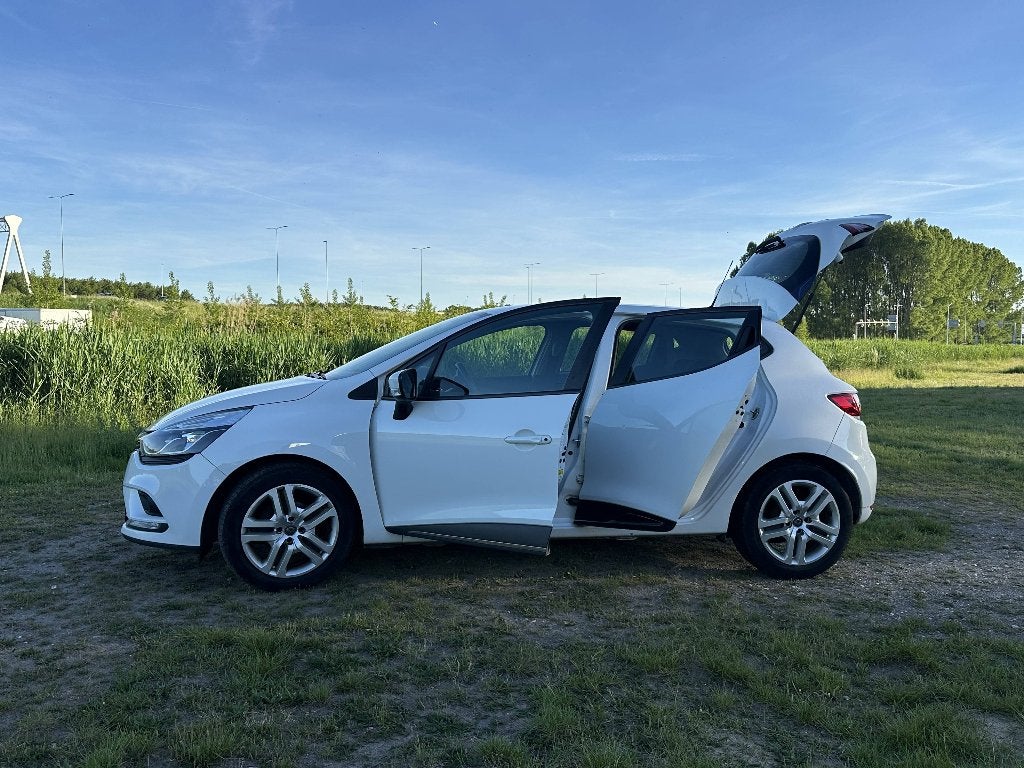 Renault Clio 2017, incl twee nieuwe banden, APK 2027, Voorwielaandrijving, 898 cc, Handgeschakeld, Particulier