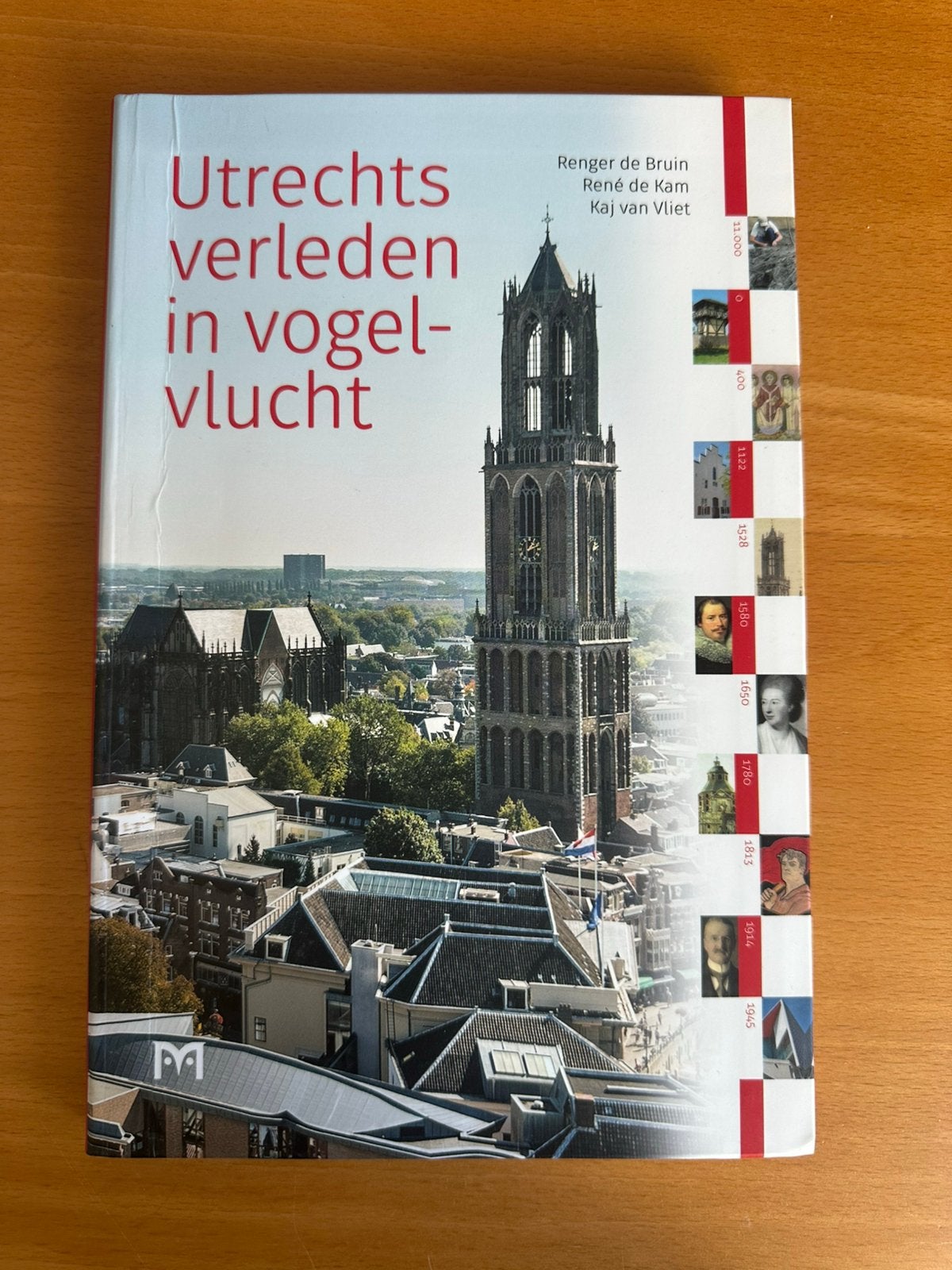 Utrechts verleden in vogelvlucht - Bruin, Boeken, Ophalen of Verzenden, Gelezen