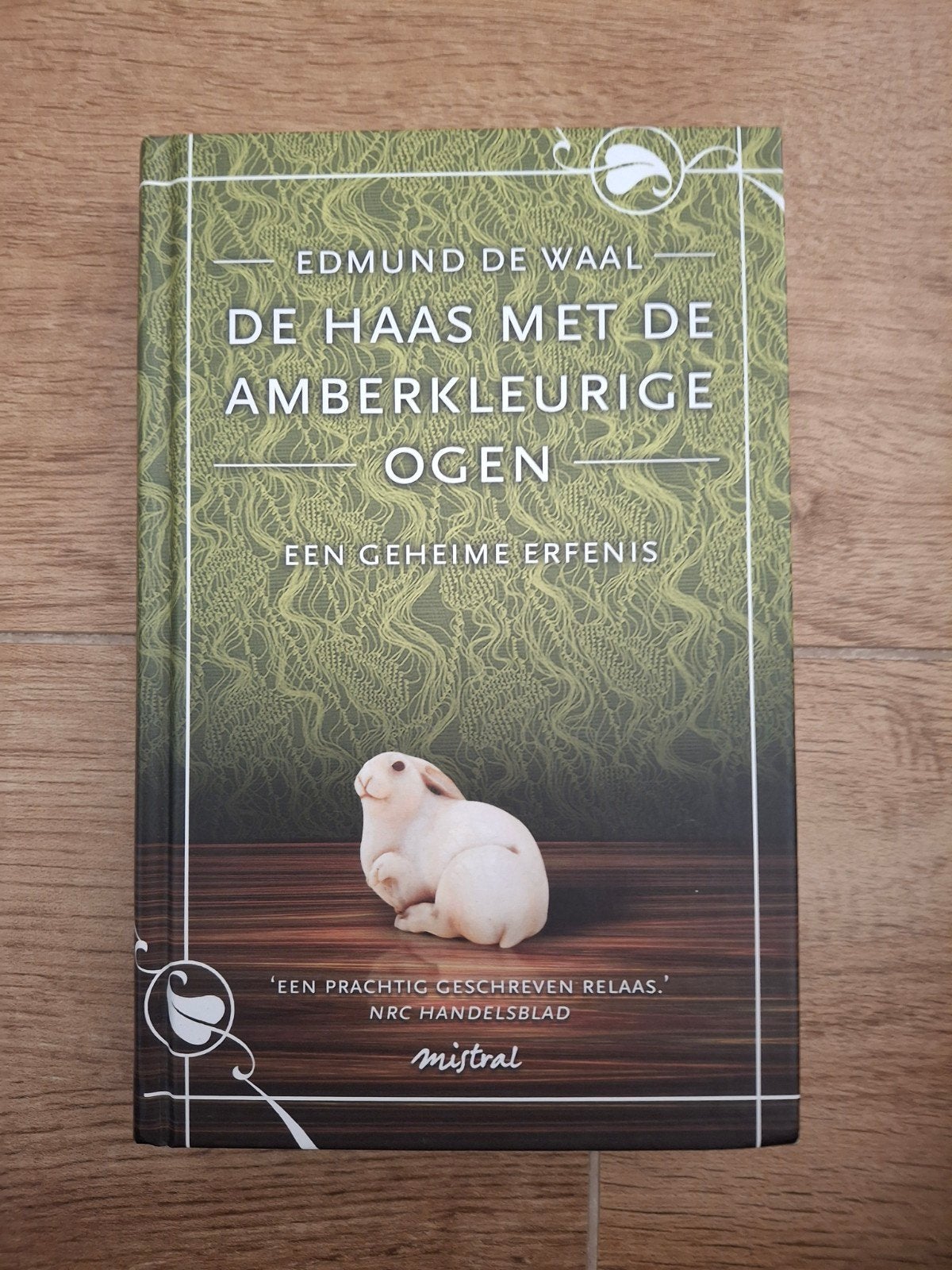Edmund de Waal - De haas met de amberkleurige ogen, Ophalen of Verzenden, Zo goed als nieuw, Edmund de Waal