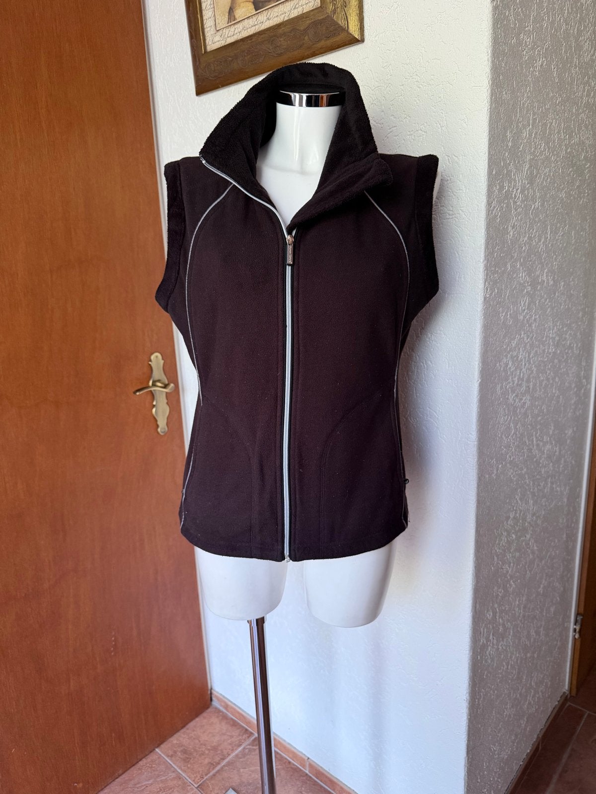 Bruin fleece bodywarmer met borduursel - Human Nature, Kleding | Dames, Ophalen of Verzenden, Zo goed als nieuw, Maat 38/40 (M)