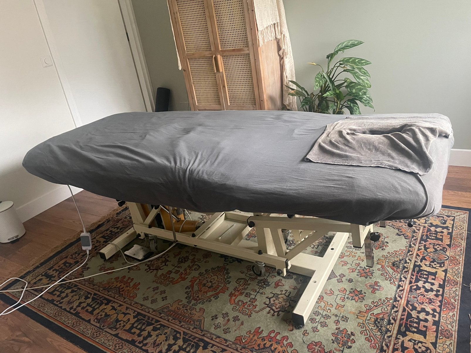 Elektrisch verstelbare behandeltafel, Ophalen, Gebruikt, Massagetafel