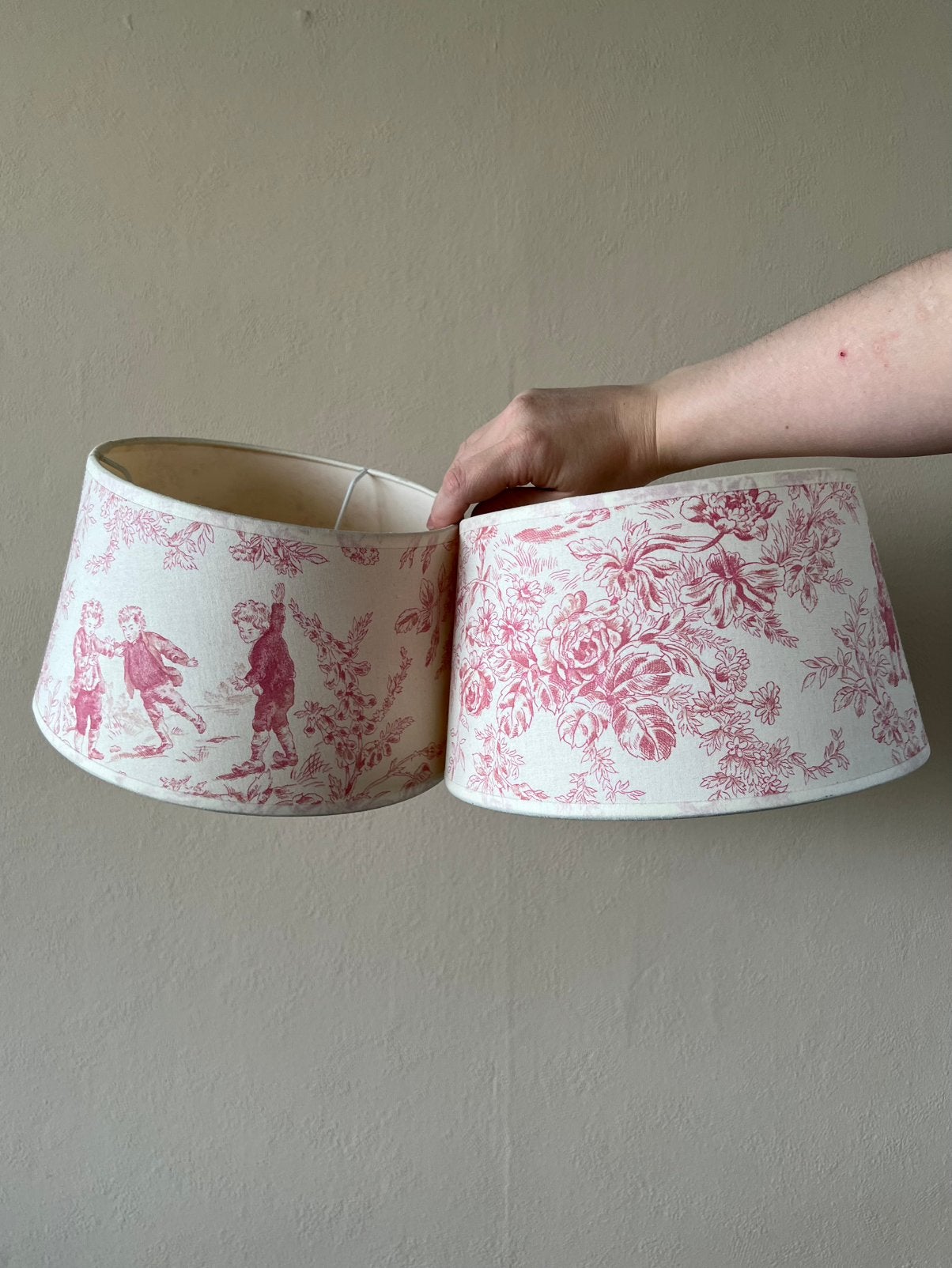 Set van 2 vintage Toile de Jouy lampenkappen wit roze Frans, Ophalen of Verzenden, Zo goed als nieuw, Textiel