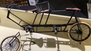 Handgemaakt ijzeren miniatuur oldtimer tandem, Overige merken, Gebruikt, Ophalen of Verzenden, Groter dan 1:32