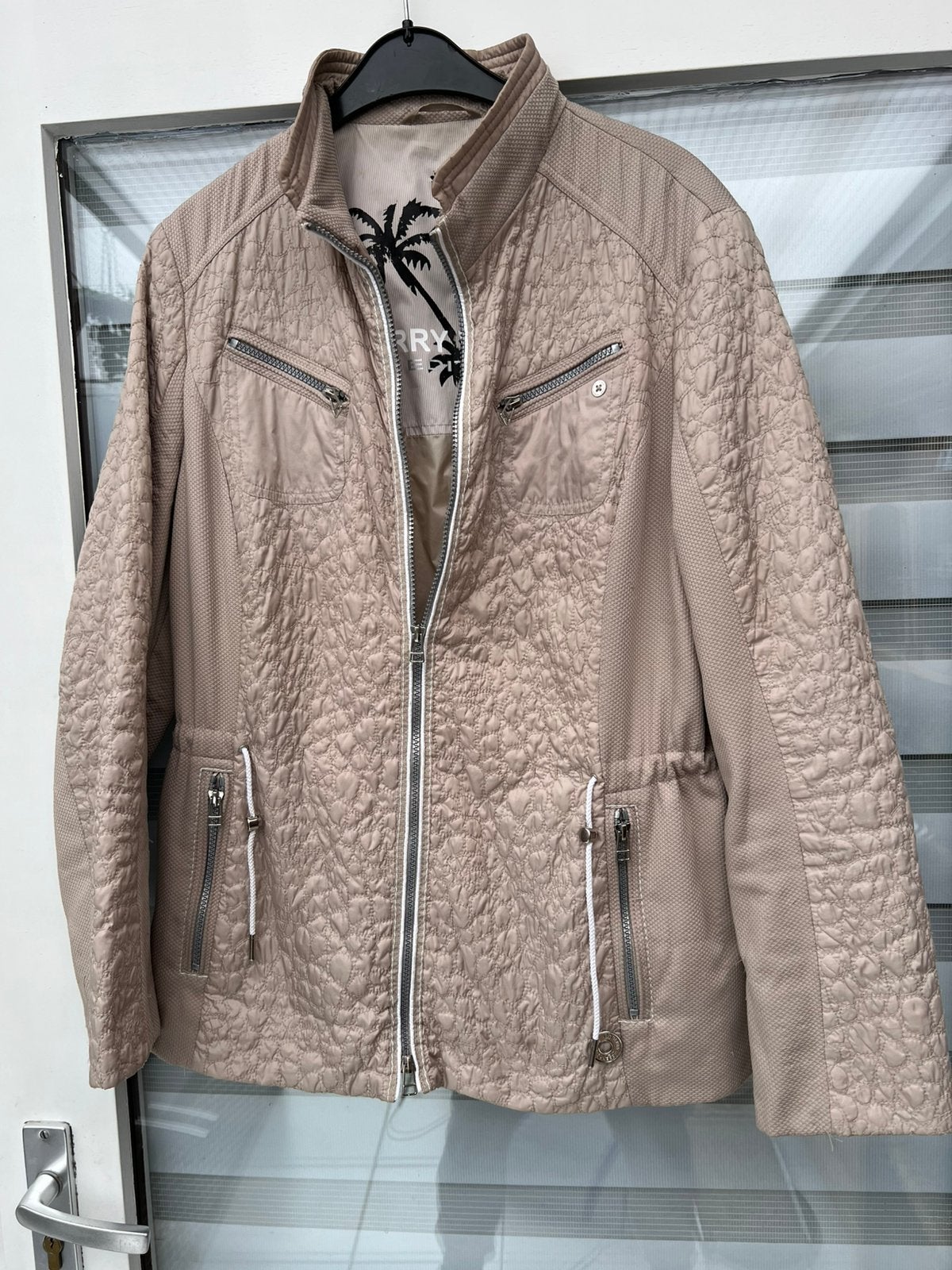 Mooie Gerry Weber jas. Maat 40-42., Ophalen of Verzenden, Zo goed als nieuw, Maat 42/44 (L), Beige