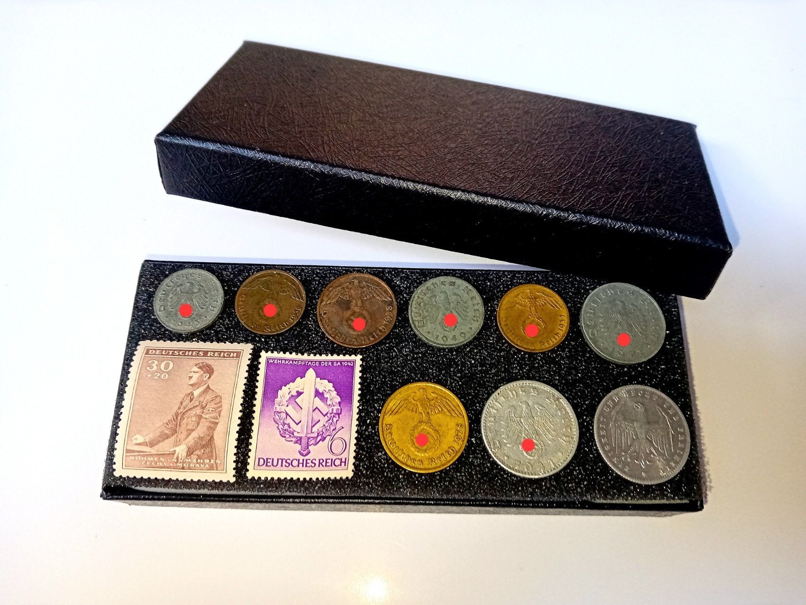 WO2 Duitse Munten Set 9x Reichspfennig + 2x Zegel Luxe doos., Ophalen of Verzenden, Landmacht, Duitsland, Overige typen