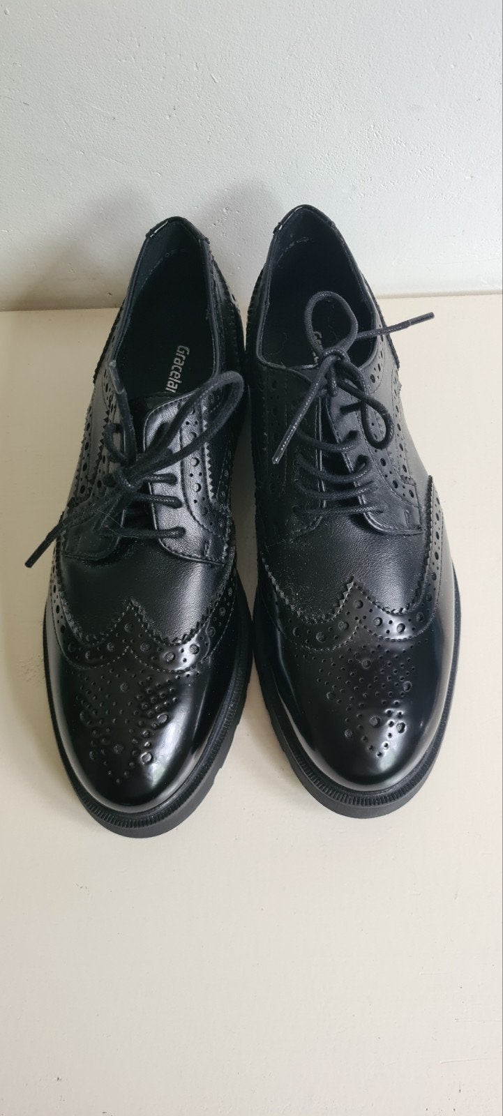 Mooie, zwarte klassieke veterschoenen met brogue-details,, Kleding | Dames, Zwart, Overige typen, Ophalen of Verzenden, Zo goed als nieuw