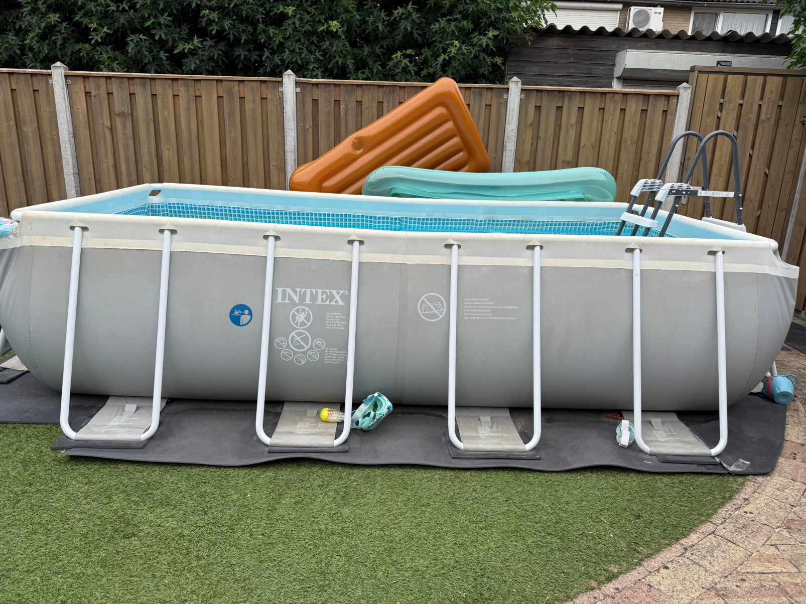 Zwembad 4x2x1 intex zandfilter pomp en trap, 200 tot 300 cm, Zo goed als nieuw, Rechthoekig, Ophalen