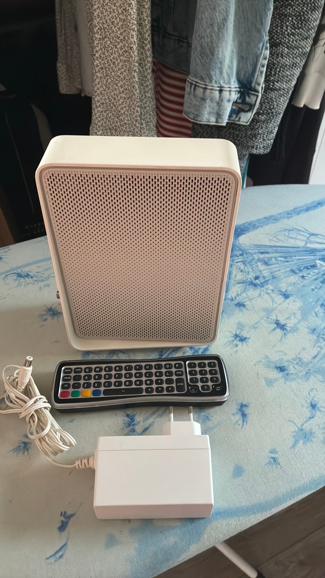Ziggo Horizon box met voeding en afstandbediening, Ophalen of Verzenden, Zo goed als nieuw
