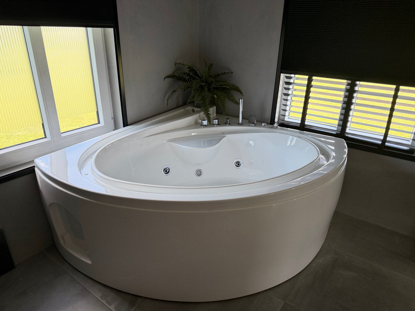 Hoekbad Whirlpool 140x140- Zo goed als nieuw, Ophalen, Zo goed als nieuw, Bad