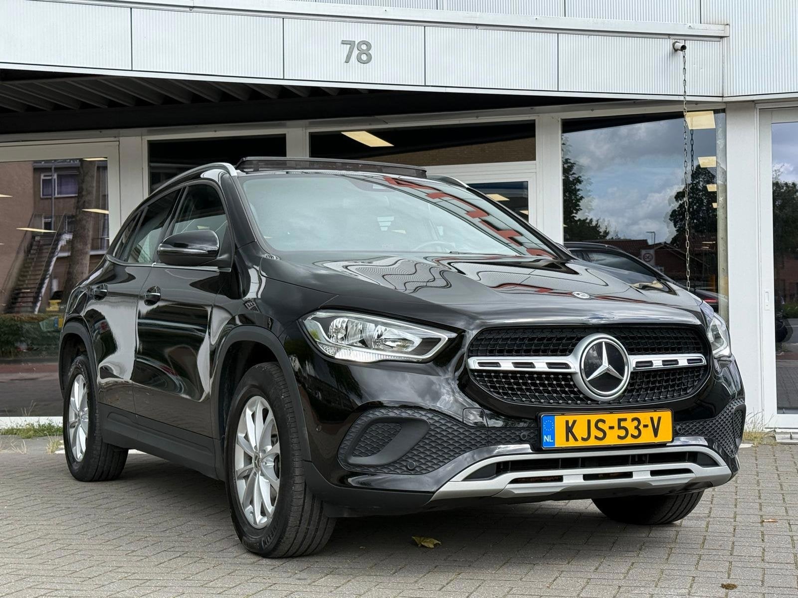 Mercedes-Benz GLA-klasse 250 e Style | Panoramadak | Leder, Dealer onderhouden, Zwart, 1675 kg, Zwart