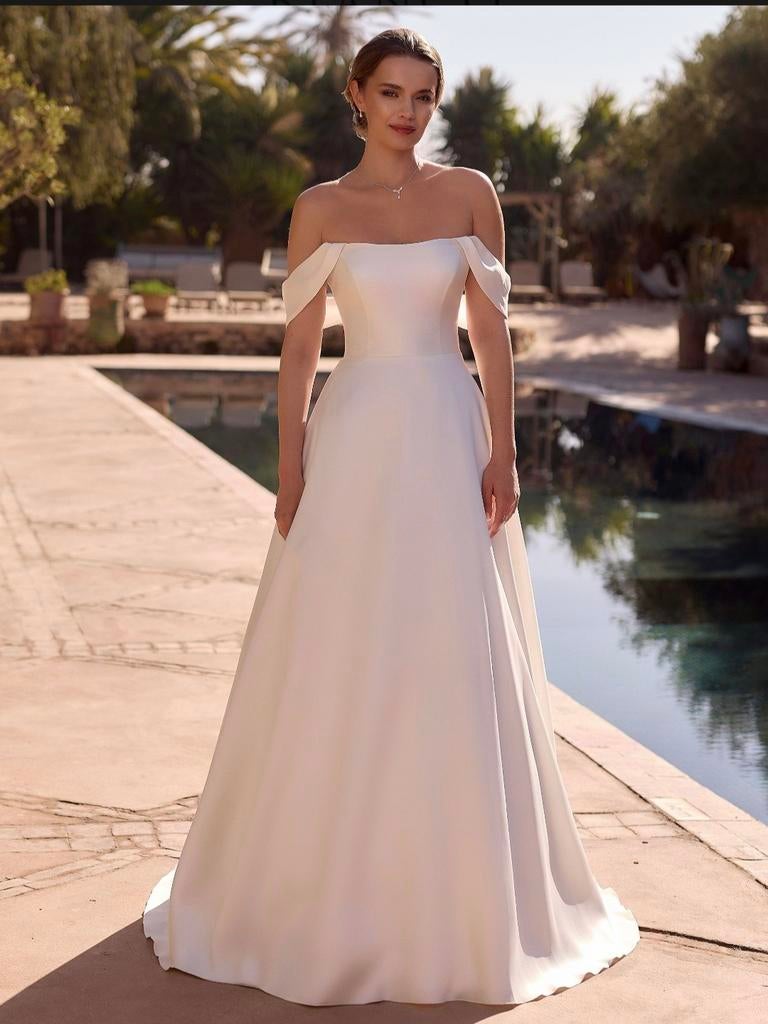 Nieuwe trouwjurk Ingrit satijn stijlvol elegant klassiek, Ophalen of Verzenden, Nieuw, Wit, Trouwjurk