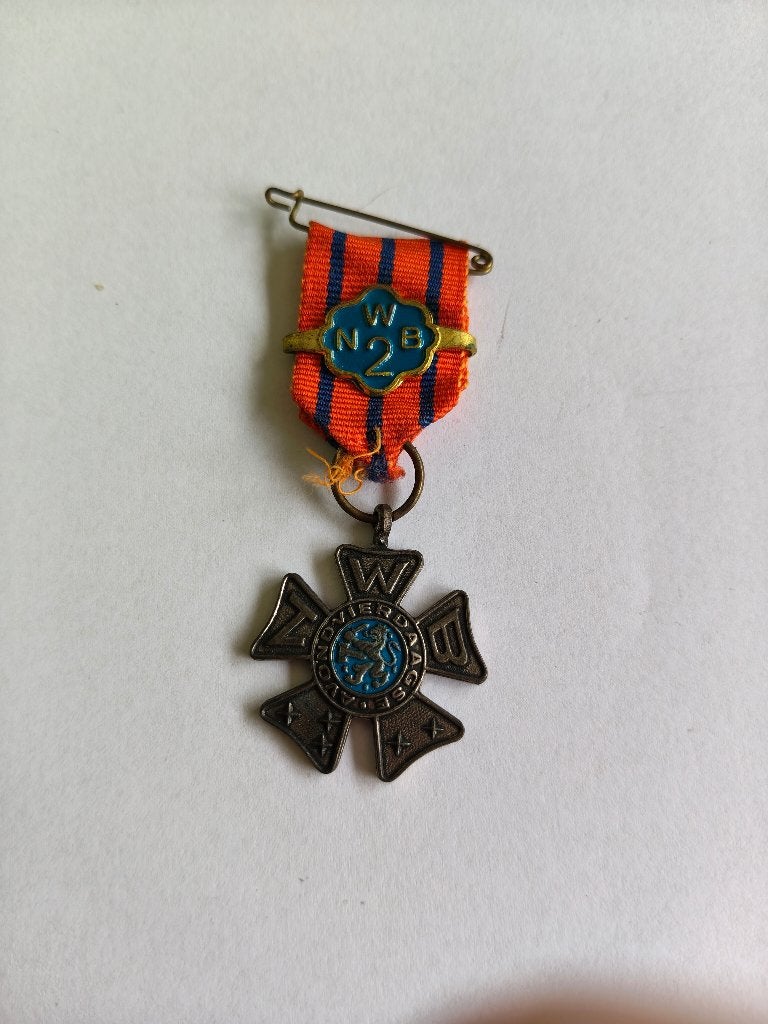 1376 avond vierdaagse medaille met 2tje, Verzenden, Overige materialen