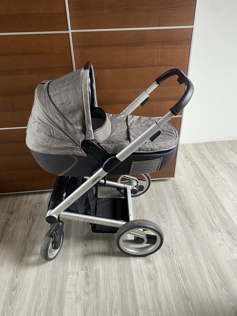 Mutsy iGo wandelwagen - Complete set met reiswieg en zitje, Ophalen, Gebruikt, Combiwagen, Met reiswieg