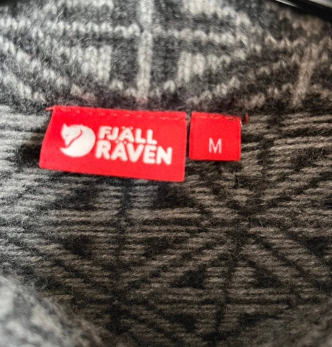 Fjällräven wollen vest - Maat M, Kleding | Dames, Ophalen of Verzenden, Zo goed als nieuw, Maat 38/40 (M), Grijs