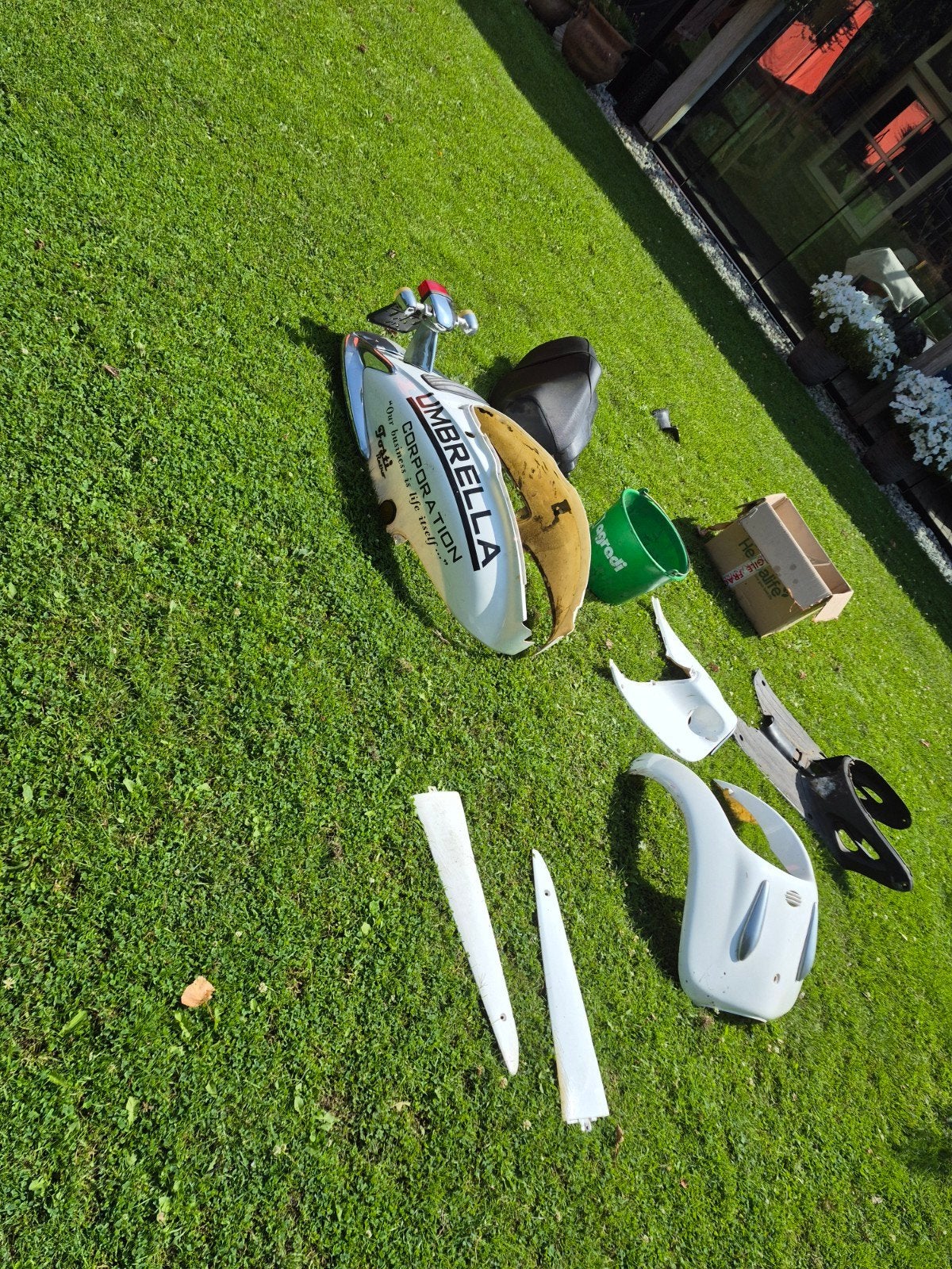 Fosti Retro Scooter Kappen set - Umbrella Corporation Editie, Ophalen, Gebruikt, Kap, Overige merken