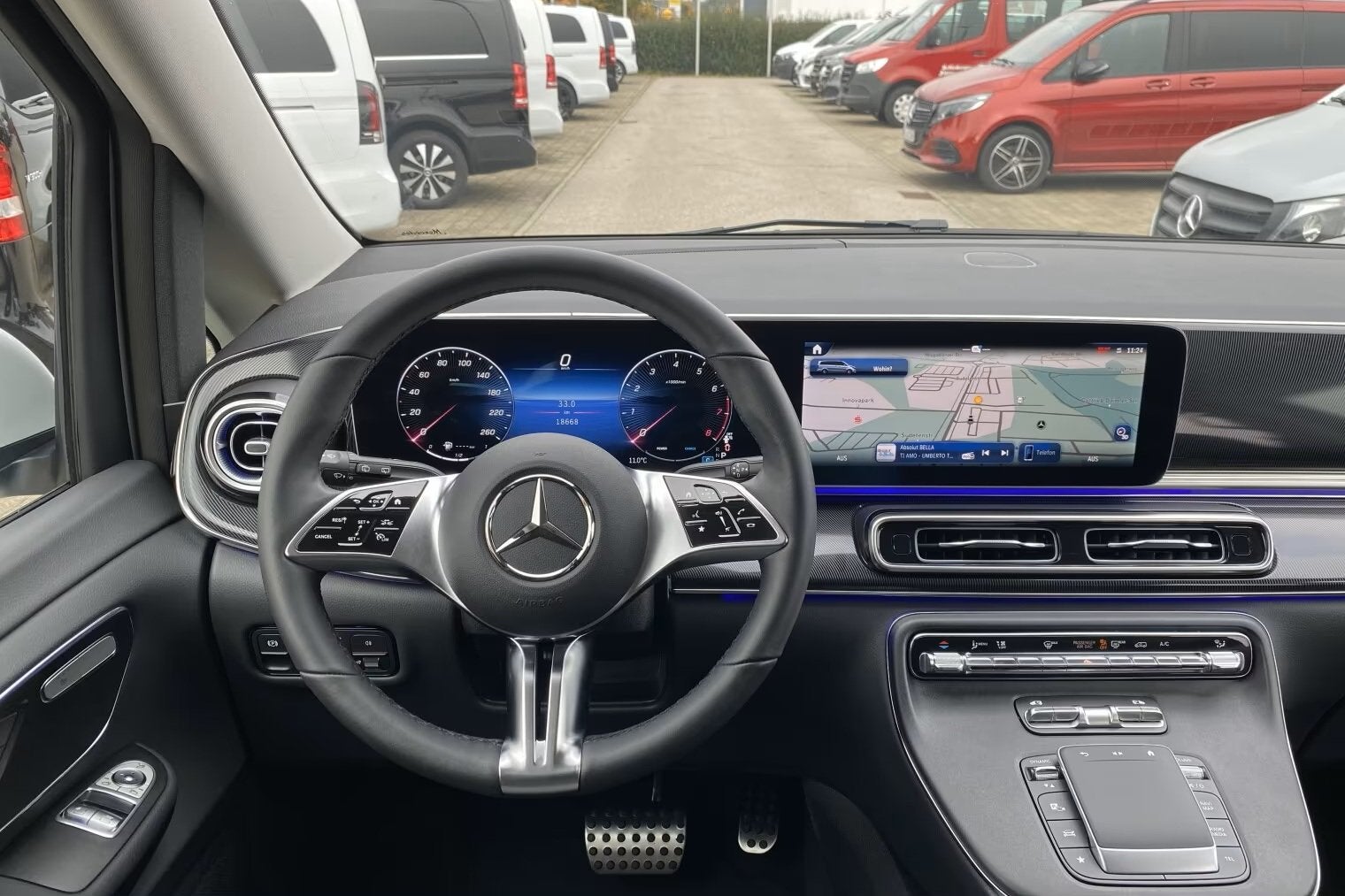 Mercedes-Benz V-Klasse 300 L2 Benzine Grijs Kenteken EL. Sch, Auto's, Bestelauto's, Automaat, Dealer onderhouden, Gebruikt, Zwart