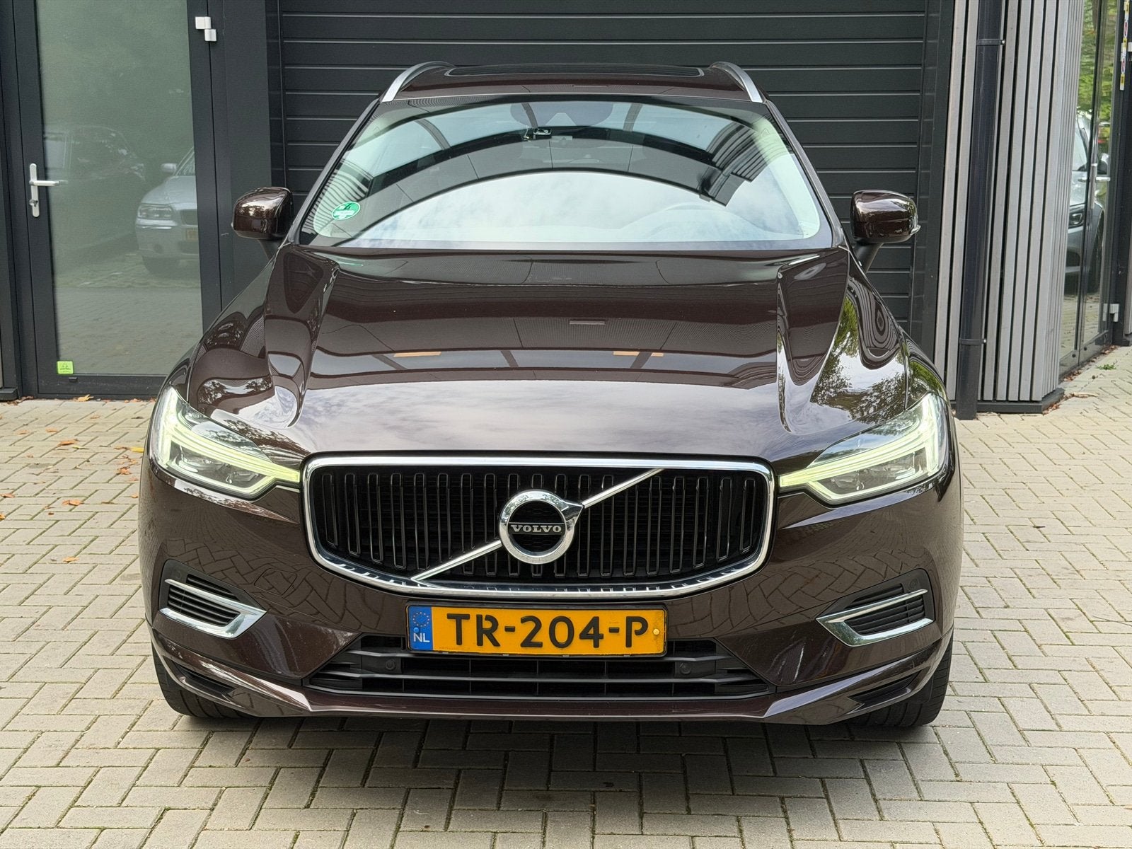 Volvo XC60 2.0 T8 Twin Engine AWD Momentum (bj 2018), Gebruikt, 4 cilinders, 2039 kg, Origineel Nederlands