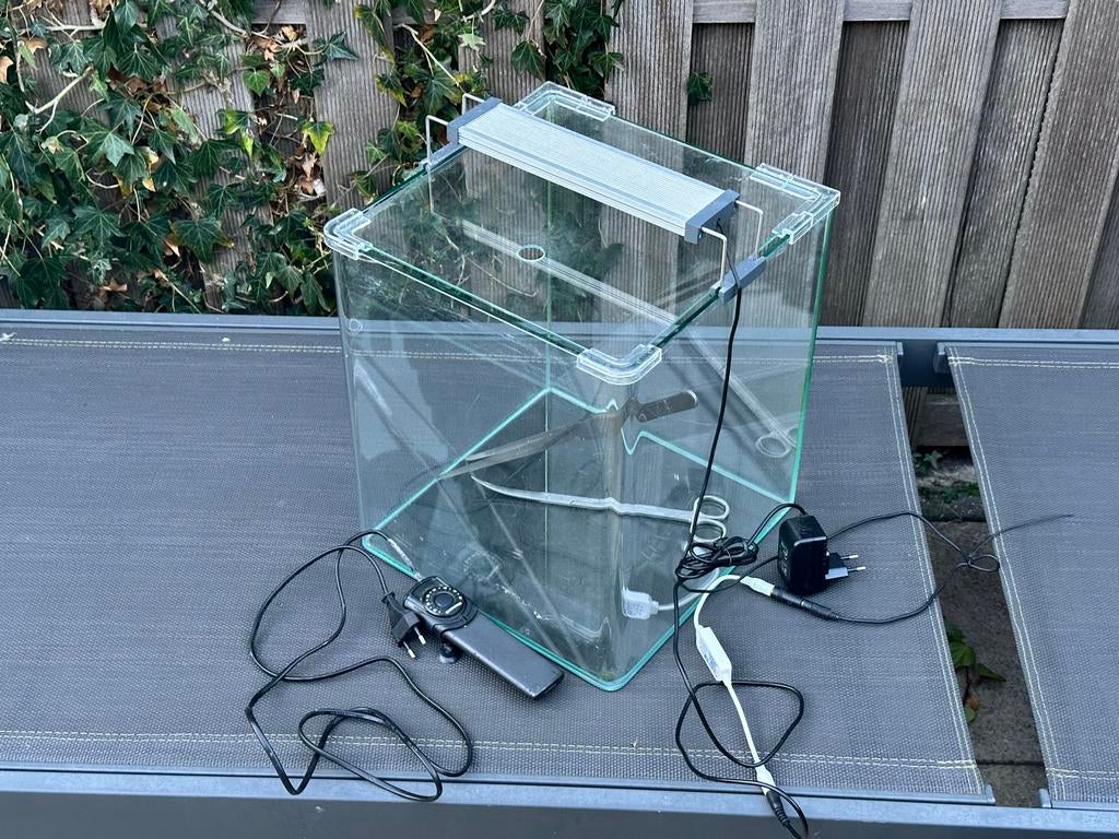 Dennerle cube 30l met toebehoren, Ophalen, Gebruikt, Dennerle, Leeg aquarium