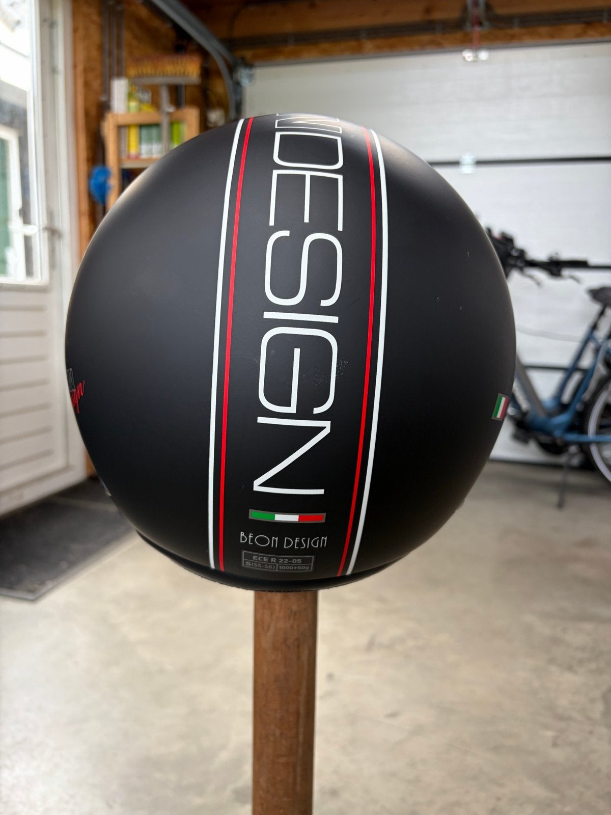 Beon Design Scooterhelm S- Mat Zwart met Italiaanse details, Fietsen en Brommers, Ophalen of Verzenden, Zo goed als nieuw, Small
