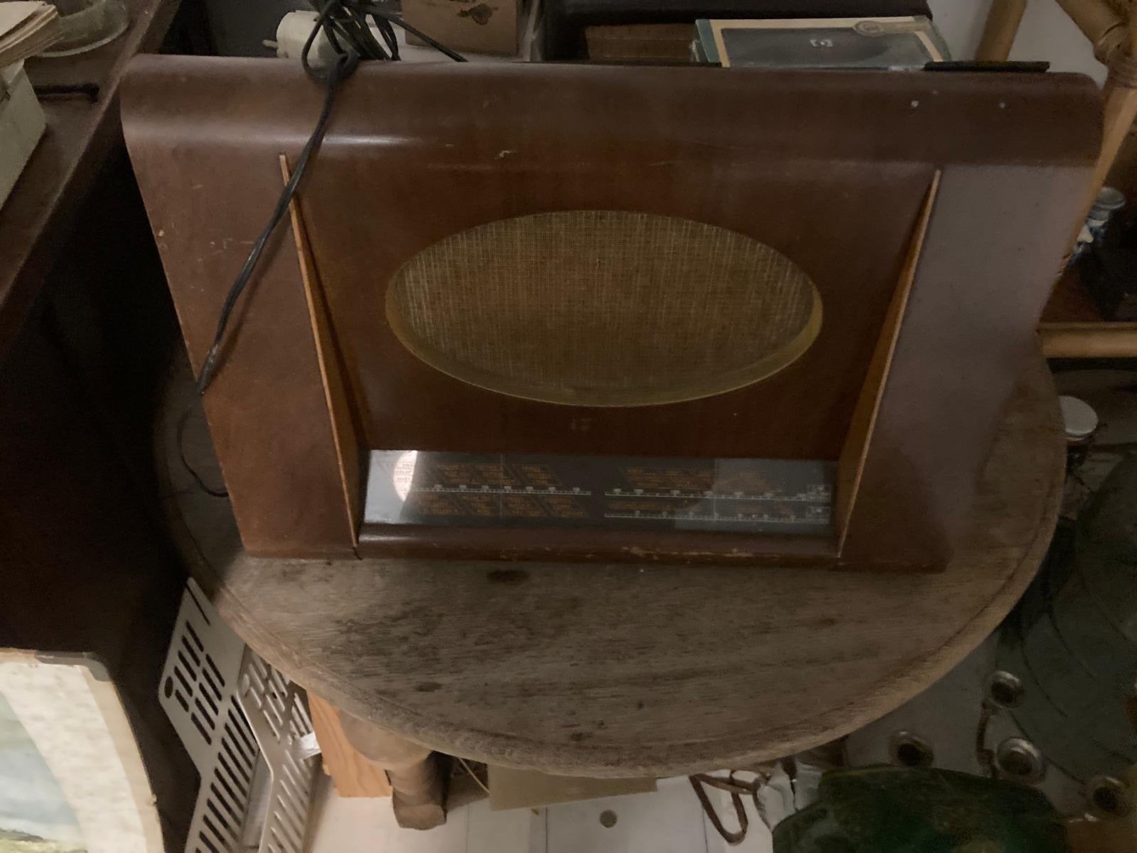 2 Antieke Radio's: HMV en ACEC - Decoratief of voor Restaura, Ophalen of Verzenden