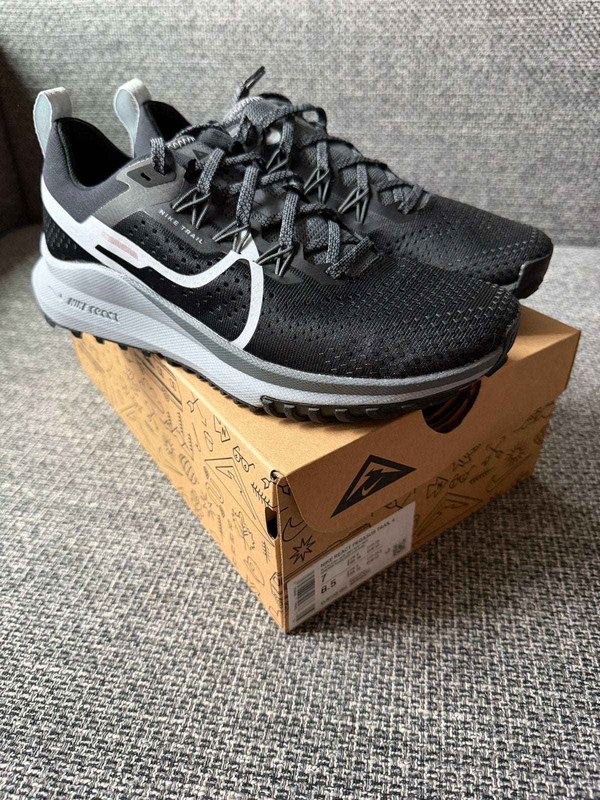Nike Pegasus Trail 4 - Maat 40 - Nieuw in doos, Nieuw, Ophalen of Verzenden, Sportschoenen, Zwart
