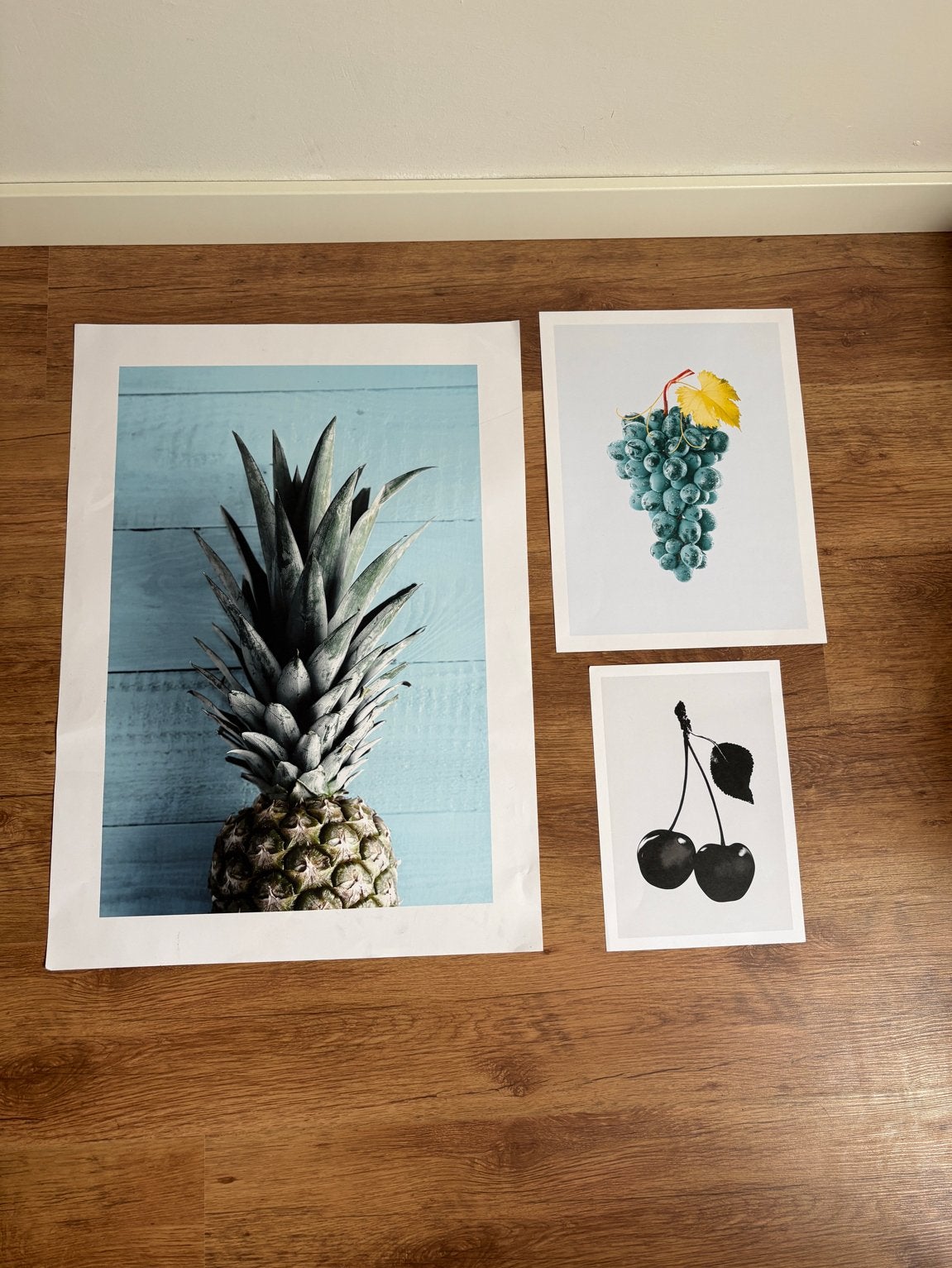 Set van 3 fruitposters: Ananas, Druiven en Kersen, Ophalen, A1 t/m A3, Dier of Natuur, Rechthoekig Staand