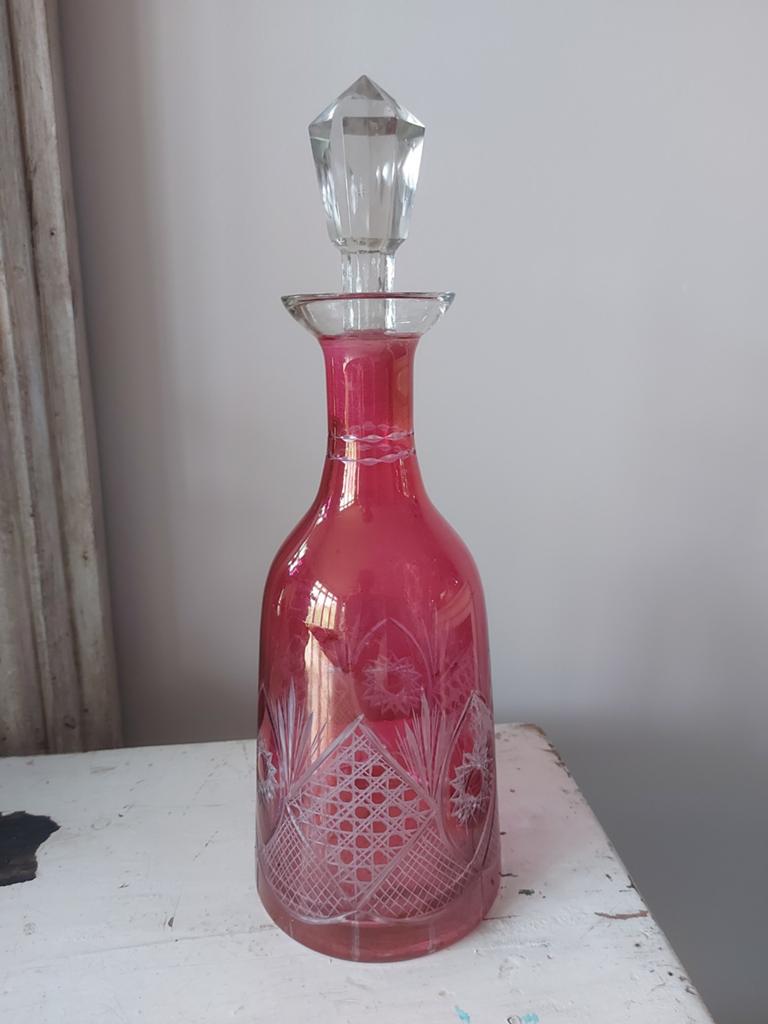 Karaf Boheems cranberry, Antiek en Kunst, Antiek | Glas en Kristal, Ophalen of Verzenden