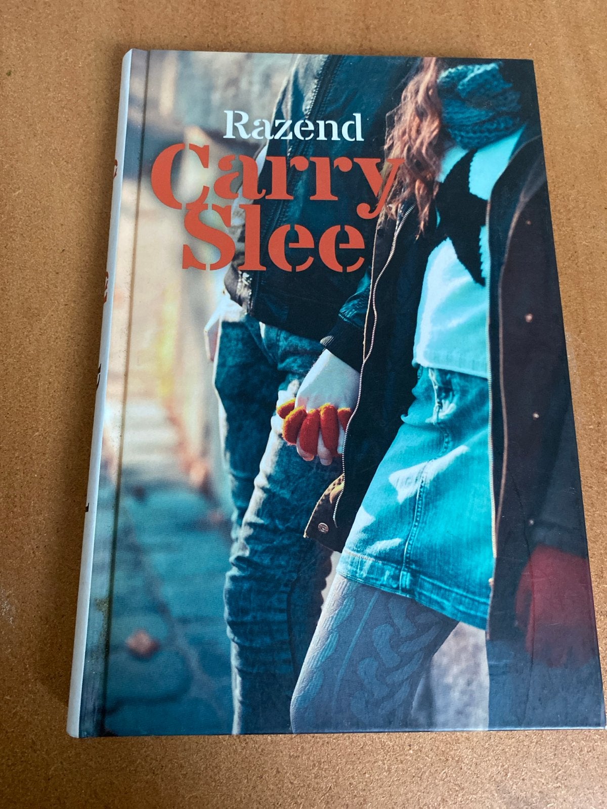 Razend - Carry Slee (Perfecte staat), Ophalen of Verzenden, Zo goed als nieuw, Fictie