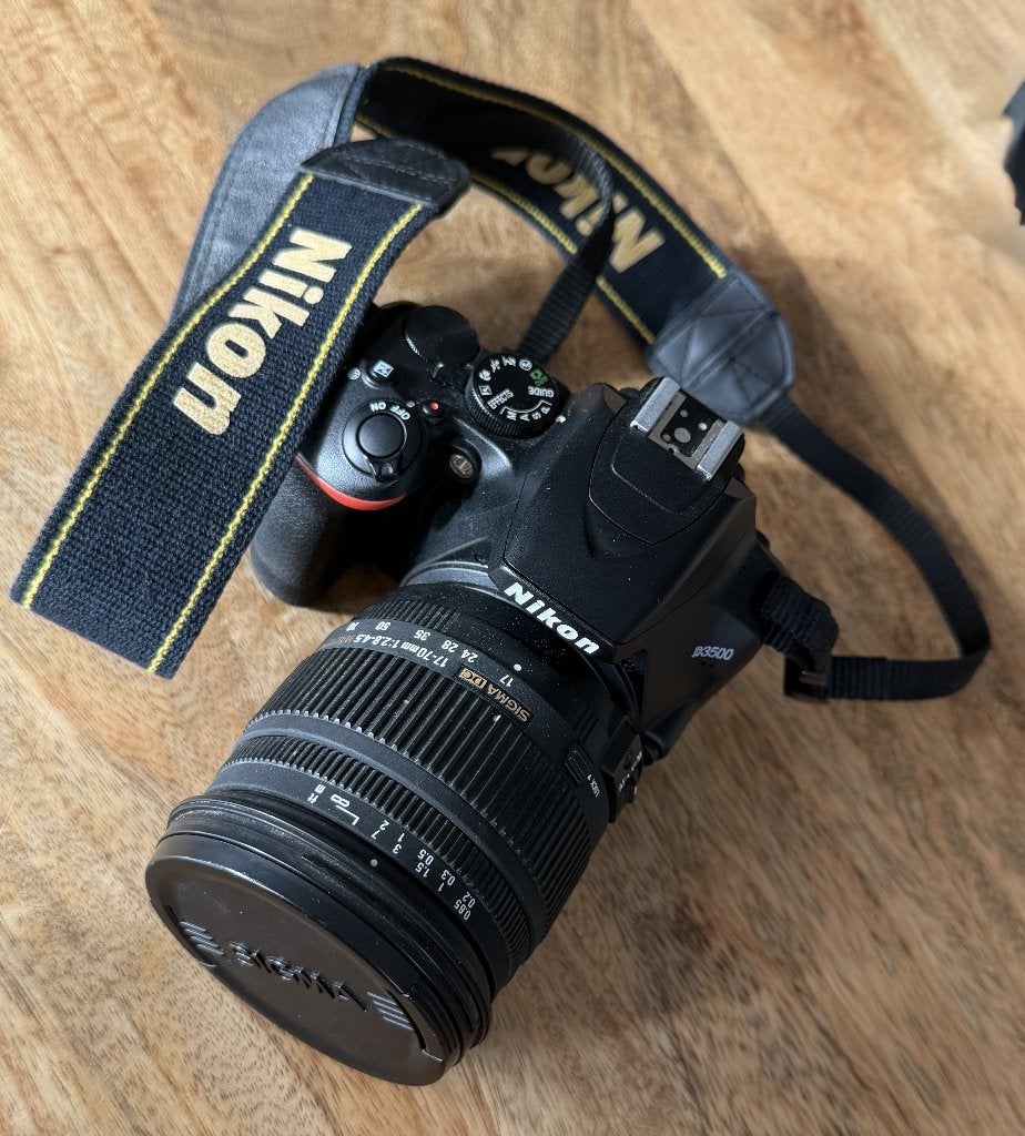 Nikon D3500 spiegelreflex camera met Sigma 17-70mm lens, Gebruikt, Bluetooth, Spiegelreflex, Ophalen of Verzenden