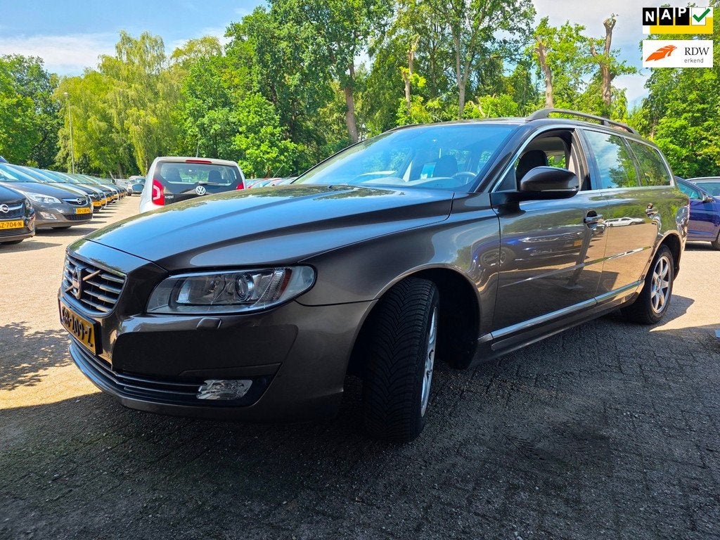 Volvo V70 1.6 T4 Nordic+ XENON/leer/NAVI/cruise, Auto's, Voorwielaandrijving, Gebruikt, Bruin, 1481 kg