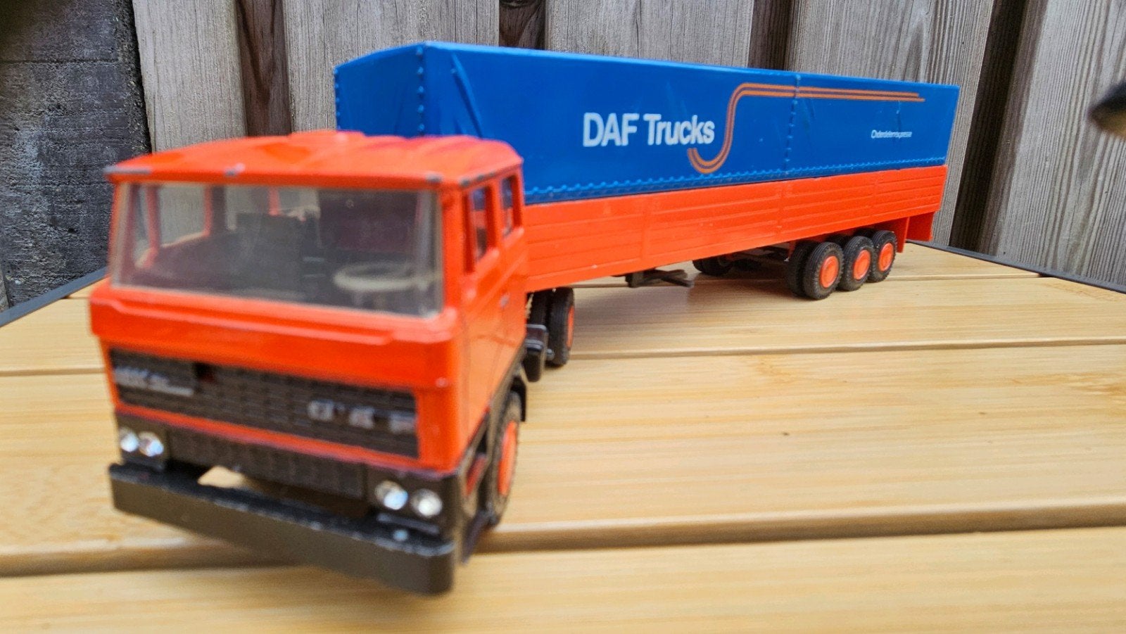 Lion Car DAF 2800 Huiftrailer Onderdelen Express 1:50, Hobby en Vrije tijd, Modelauto's | 1:50, Ophalen of Verzenden, Zo goed als nieuw