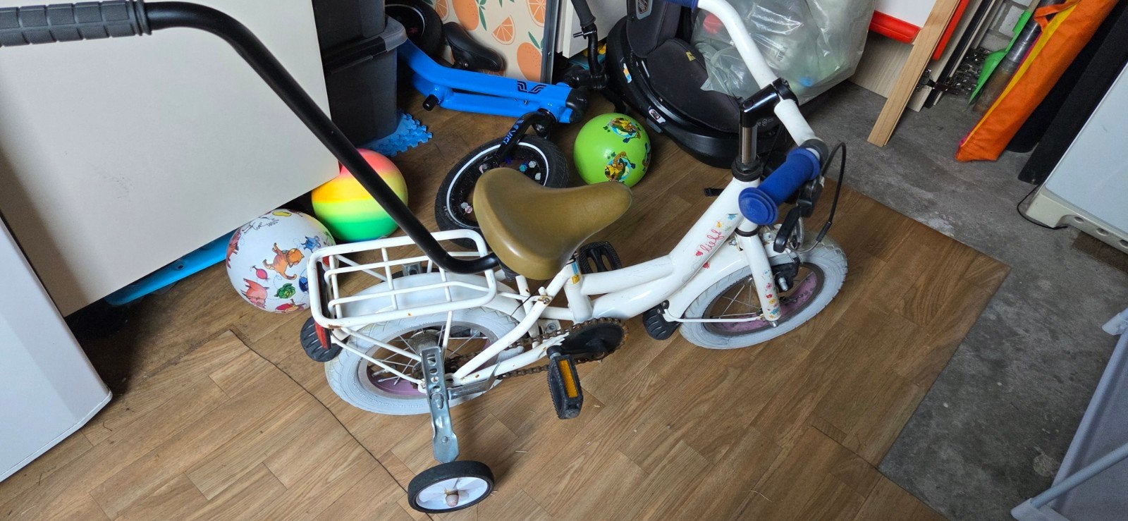 Kinderfiets 16 inch, Fietsen en Brommers, Fietsen | Kinderfietsjes, Ophalen, Terugtraprem, Zijwieltjes, Lief