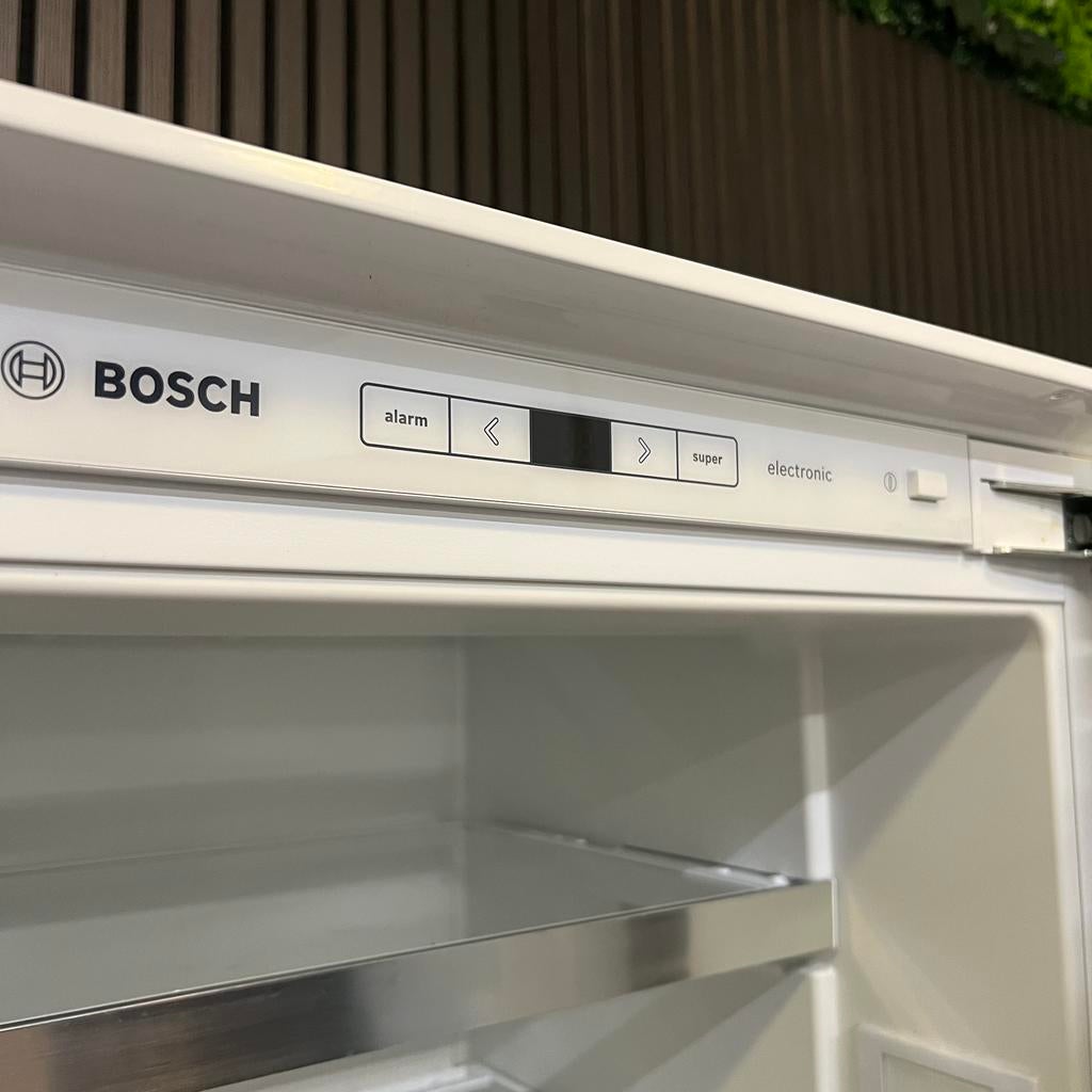 Bosch Serie 6 inbouw koelkast 122,5cm/211L A+++, Zonder vriesvak, 120 tot 140 cm, 200 liter of meer, Refurbished