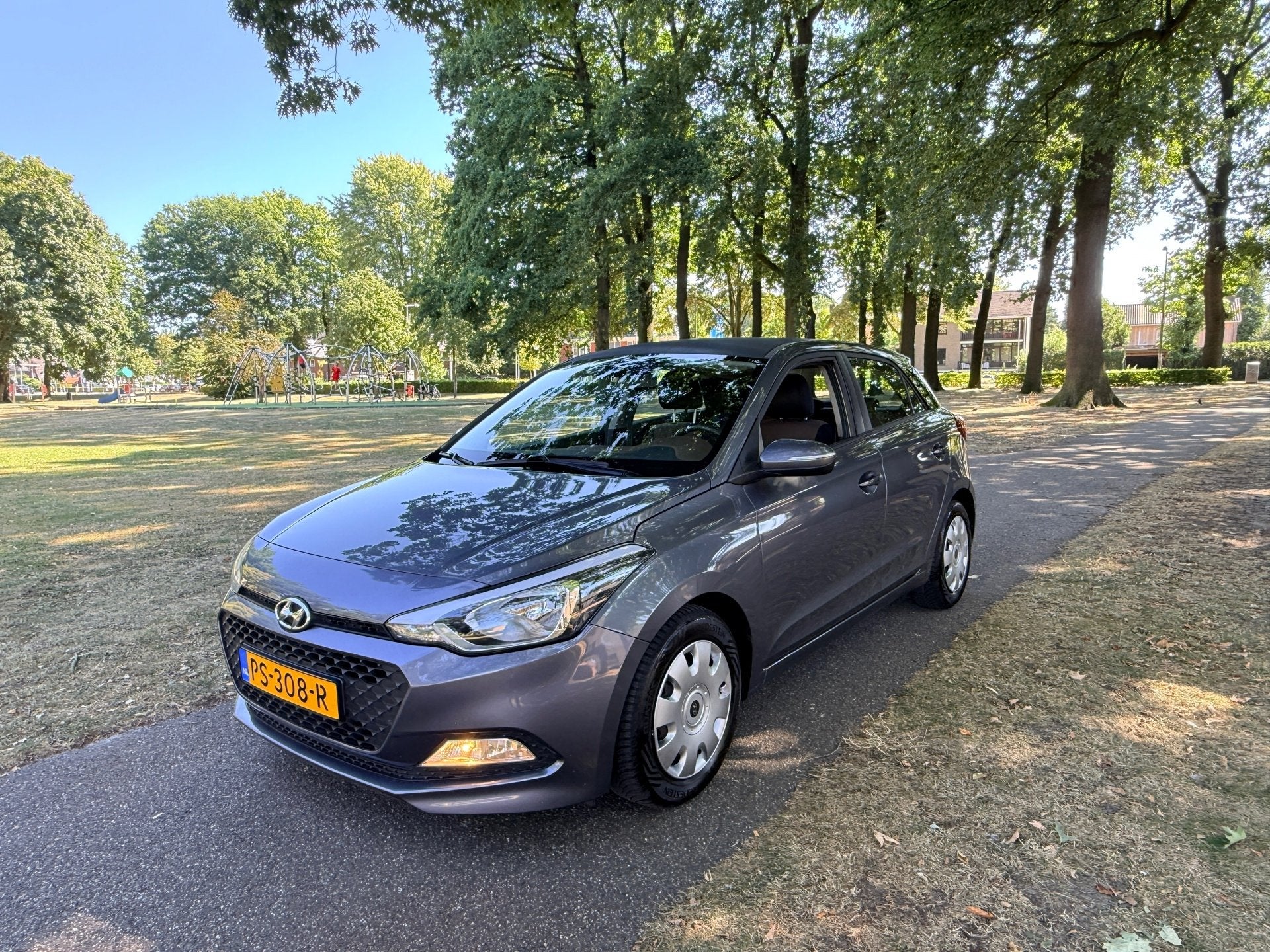 Hyundai I20 1.1 CRDi Essence Mooie auto 2017 Navigatie, Auto's, Voorwielaandrijving, 450 kg, Gebruikt, Euro 6