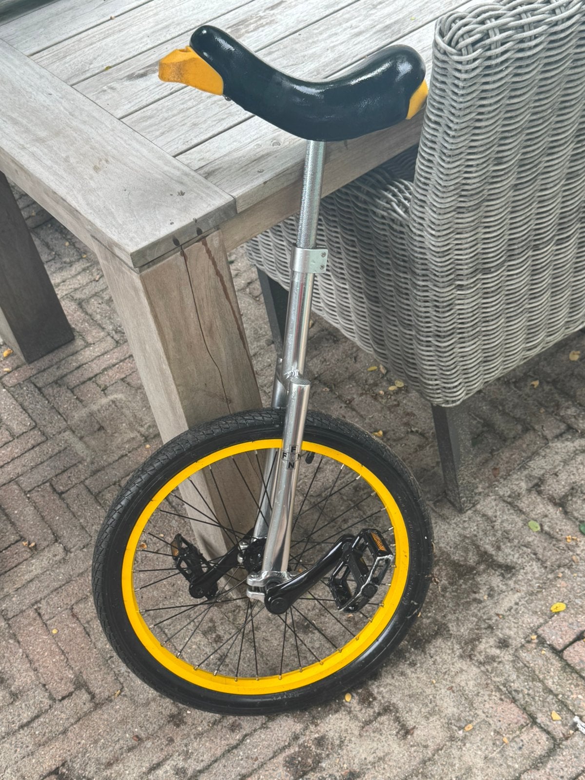 Eenwieler, Verzenden, Zo goed als nieuw