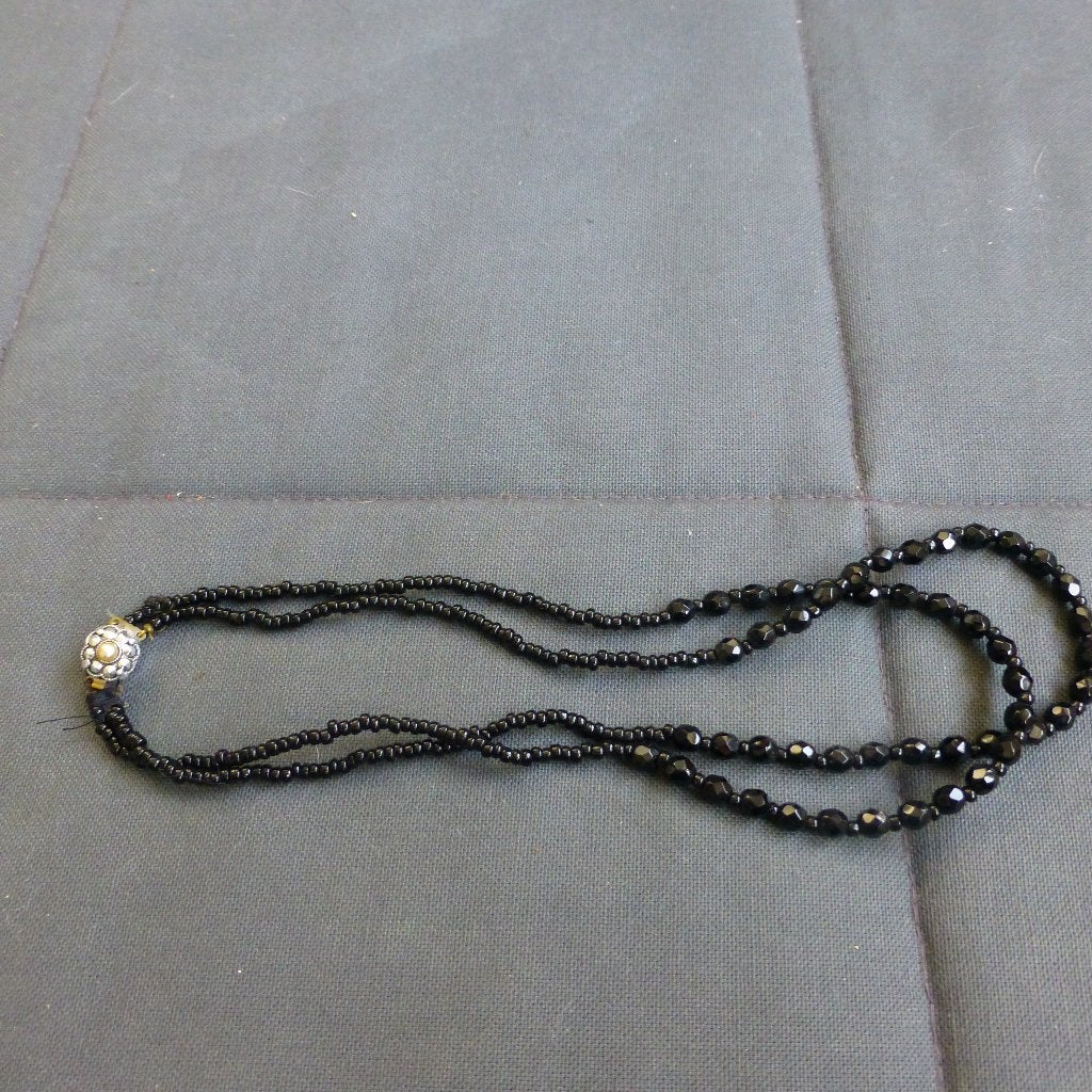 Oude kralen ketting Zwart, Sieraden, Tassen en Uiterlijk, Kettingen, Ophalen of Verzenden, Gebruikt, Zwart, Overige materialen