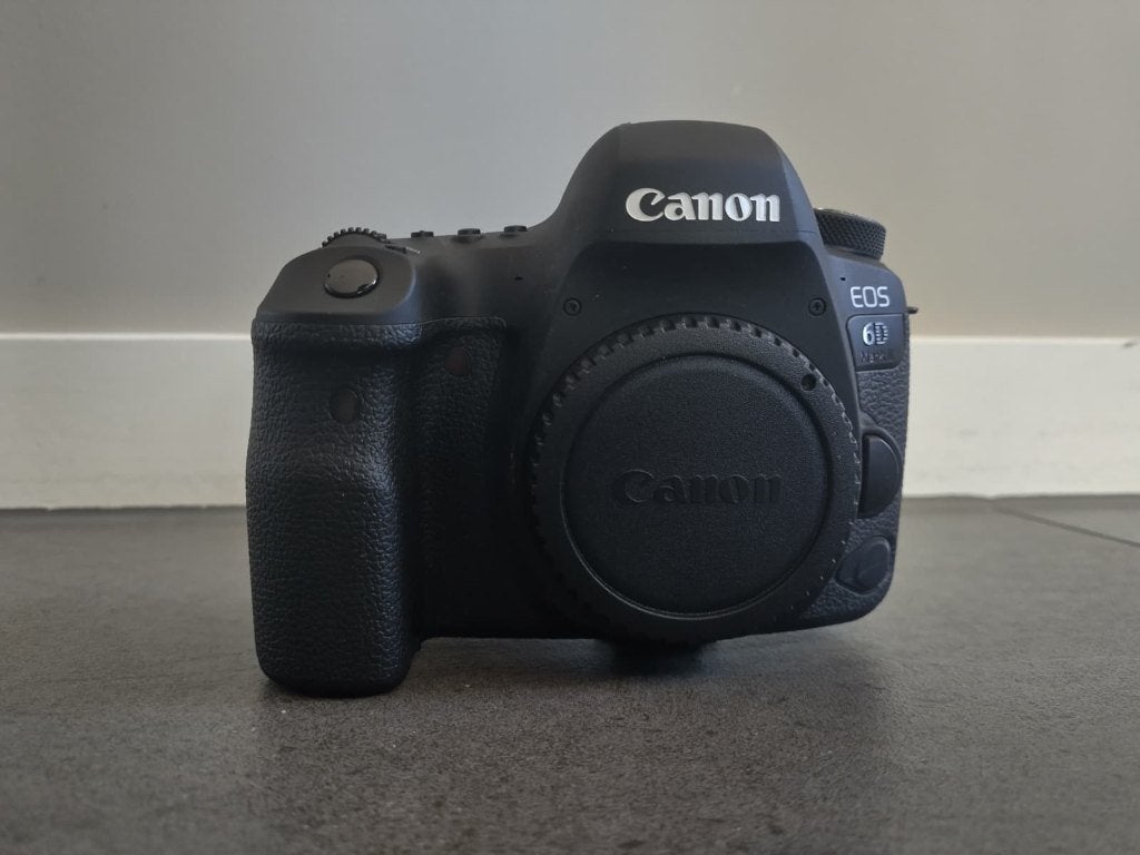Canon EOS 6D Mark II met weinig shots en extra accu, Audio, Tv en Foto, Fotocamera's Digitaal, Accu, Spiegelreflex, Canon, Ophalen of Verzenden