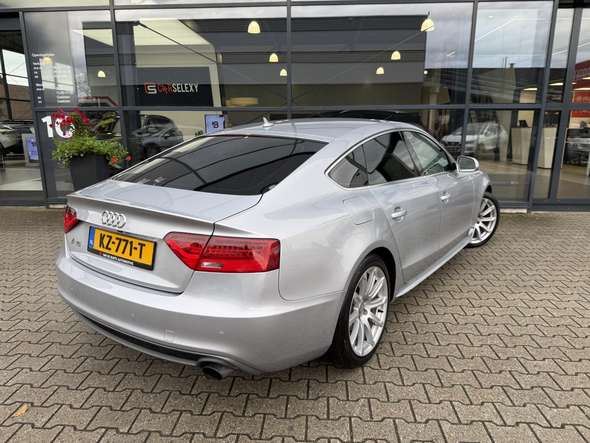 Audi A5 Sportback 1.8 TFSI Adrenalin Sport *Schuif-/Kantelda, Auto's, Gebruikt, 4 cilinders, Leder en Stof, Origineel Nederlands