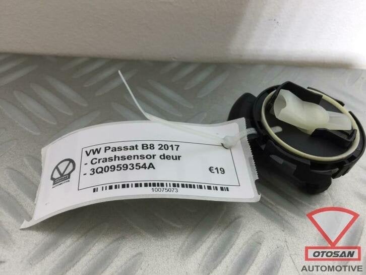 vw passat b8 2017 crashsensor crash sensor deur 3q0959354a, Gebruikt, Volkswagen, Volkswagen AG, Berliner Ring 2
38440  Wolfsburg, DE