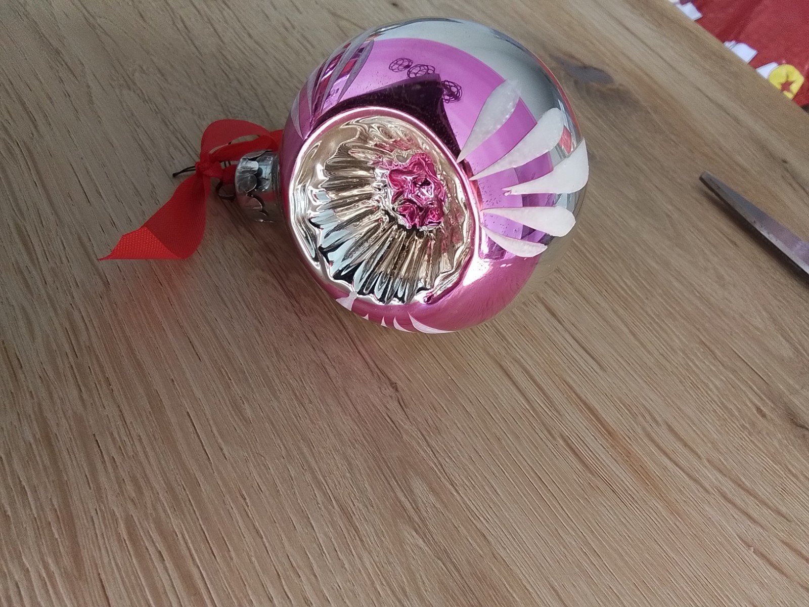 vintage kerstbal met gat en roze, Diversen, Ophalen of Verzenden