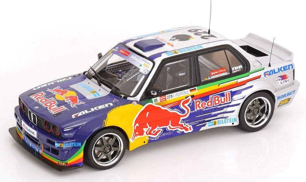 BMW E30 M3 V8 #229 "Drift Car Red Bull" 2023 Elias Hountondj, Hobby en Vrije tijd, Modelauto's | 1:18, Tschuiten@hotmail.com, OttOMobile