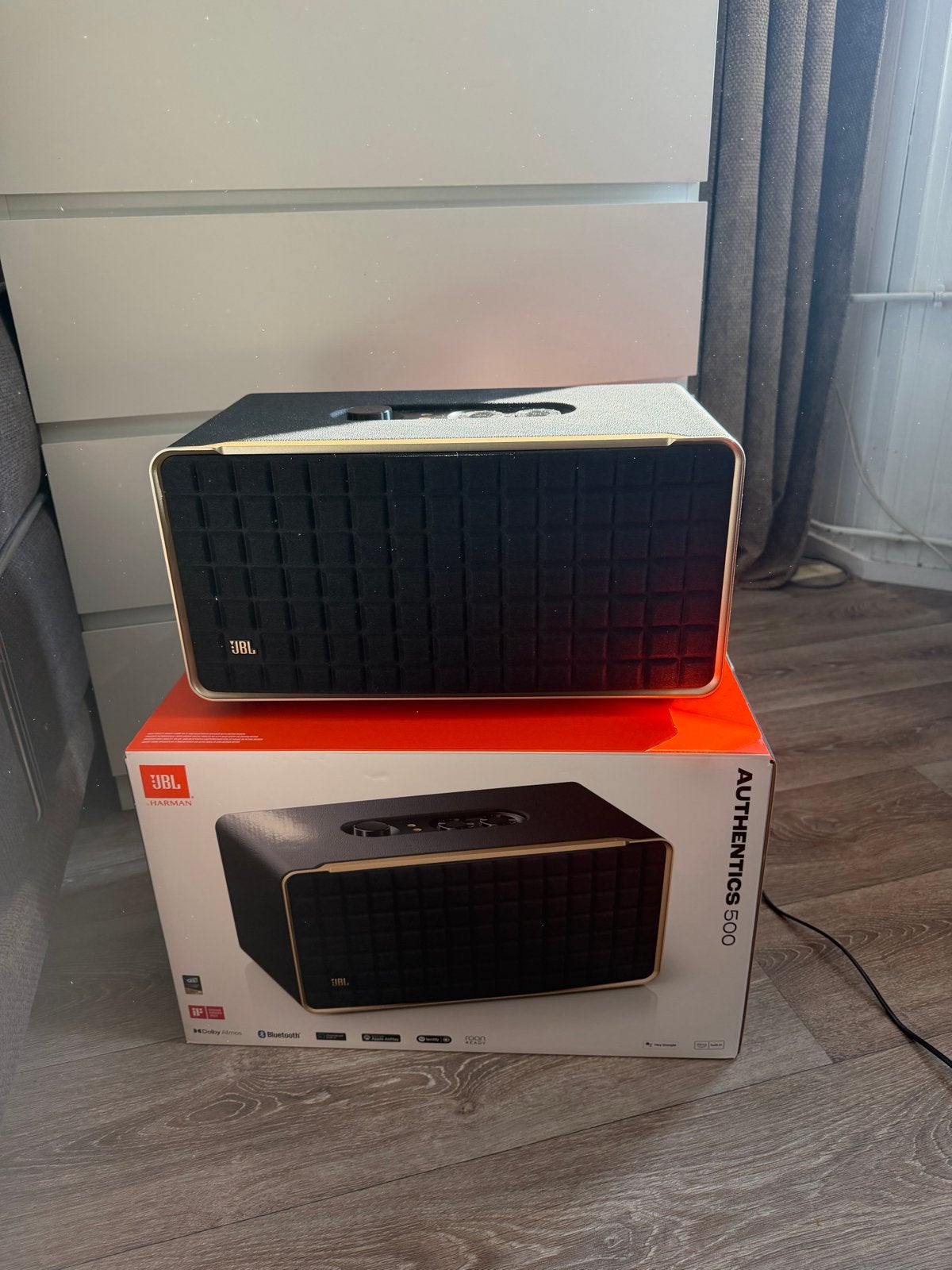 Foto 3 van JBL Authentics 500 Smart Speaker - Zo goed als nieuw, incl.