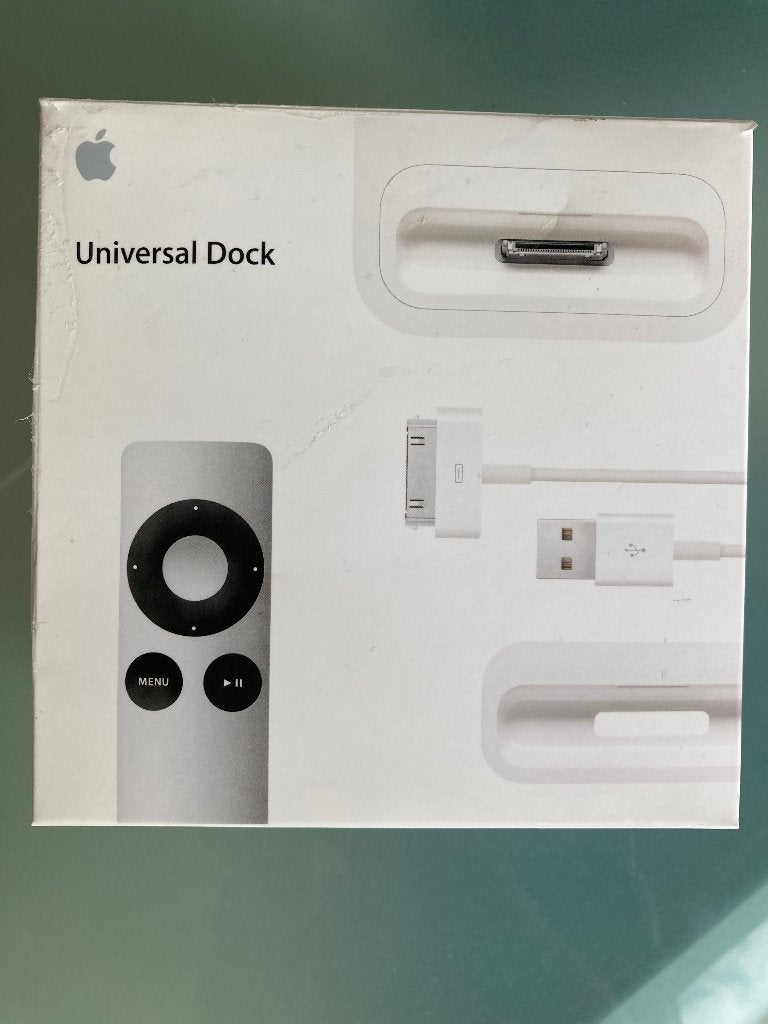 Apple Universal Dock MC746ZA/A compleet in doos + Remote, Ophalen of Verzenden, Gebruikt, Dock of Kabel, Classic of Photo