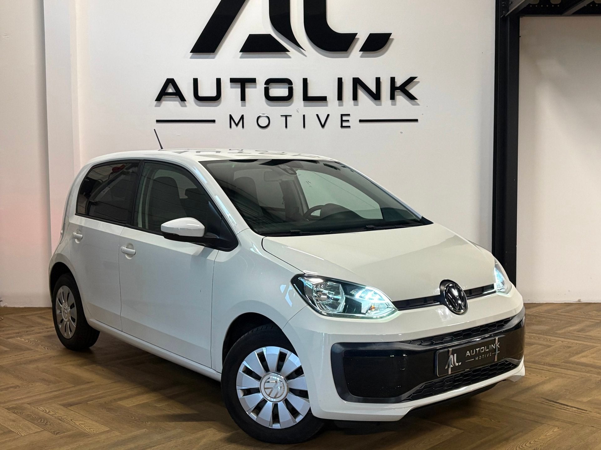 Volkswagen Up! 1.0 BMT MOVE NAP|AIRCO|BT|STARTSTOP|5DRS, Auto's, Voorwielaandrijving, Gebruikt, Wit, Origineel Nederlands