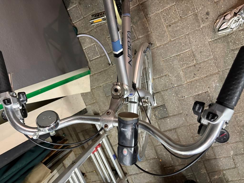 Norta fiets (1 achterband kapot), Ophalen of Verzenden, Zo goed als nieuw, Overige merken