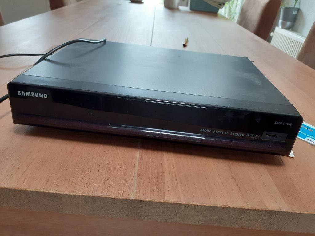 Hd ontvanger met harddisk. Smt-C7140 met ziggo kaart, Ophalen