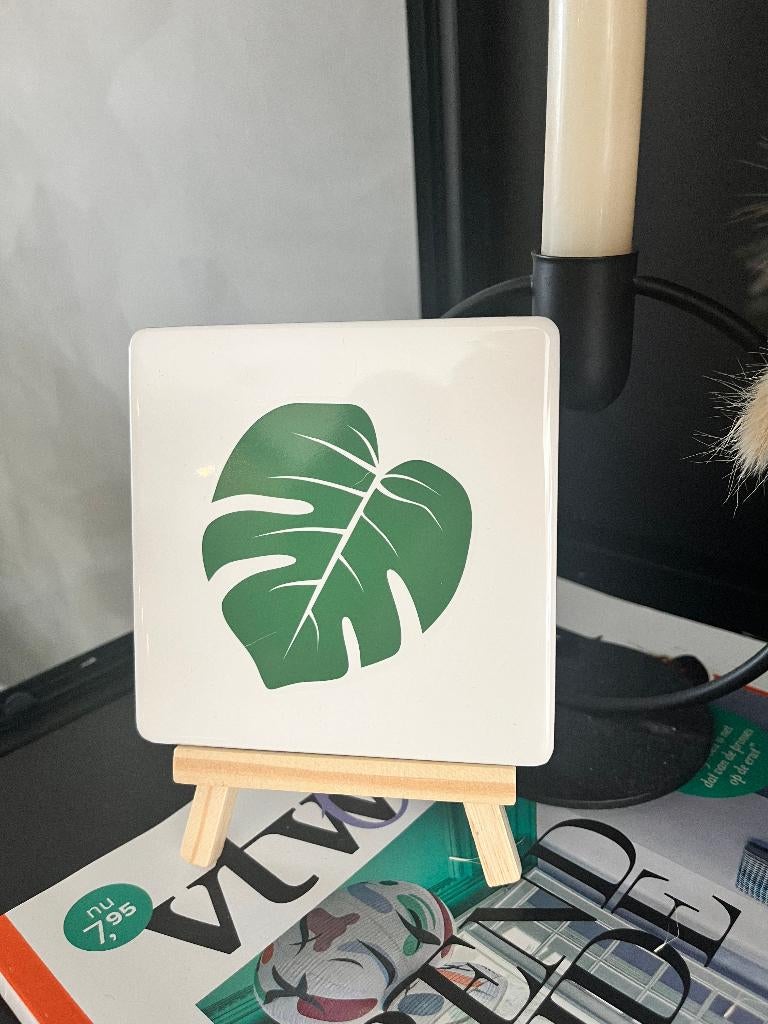 Tegeltje met print 10x10cm - Monstera blad, Huis en Inrichting, Woonaccessoires | Wanddecoraties, Groen, Steen/keramiek, Ophalen of Verzenden